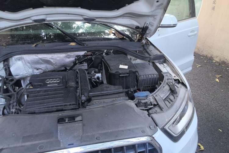 Used Audi Q3 2015 30 TFSI Comfort Model Engine Bay Left