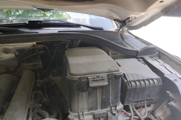 Used Audi Q3 2015 30 TFSI Comfort Model Engine Bay Left