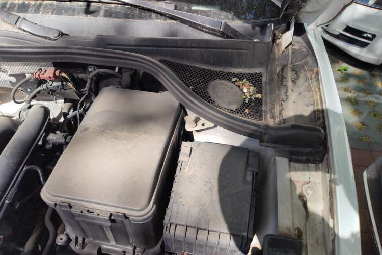 Used Audi Q3 2015 30 TFSI Comfort Model Engine Bay Left