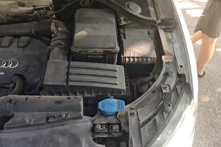 Used Audi Q3 2015 35 TFSI quattro Technology Edition Engine Bay Left