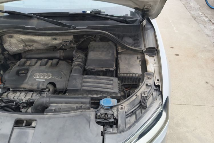 Used Audi Q3 2015 35 TFSI quattro Technology Edition Engine Bay Left