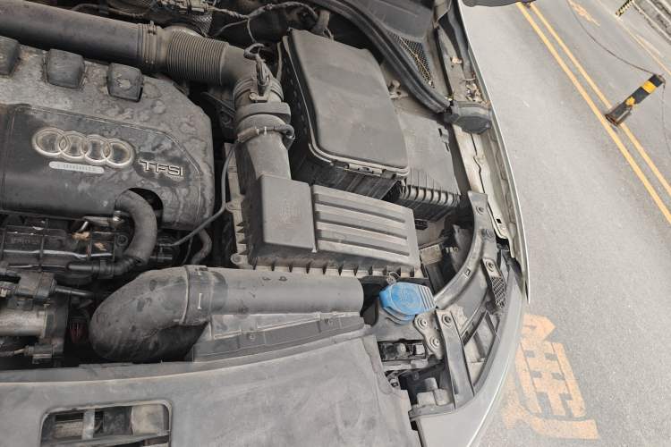 Used Audi Q3 2015 35 TFSI quattro Technology Edition Engine Bay Left