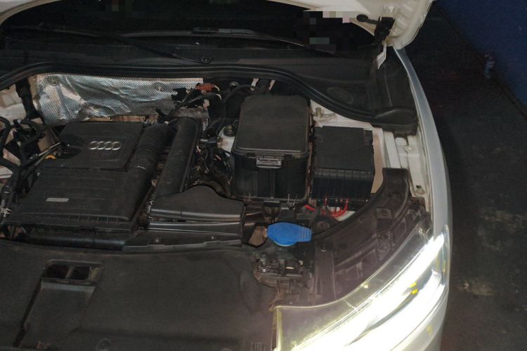 Used Audi Q3 2015 30 TFSI Comfort Model Engine Bay Left