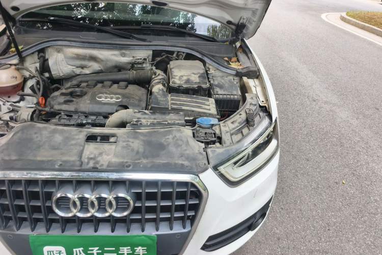Used Audi Q3 2015 35 TFSI Comfort Model Engine Bay Left