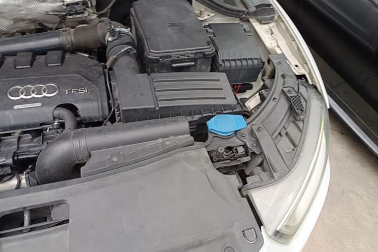 Used Audi Q3 2015 35 TFSI quattro Technology Edition Engine Bay Left