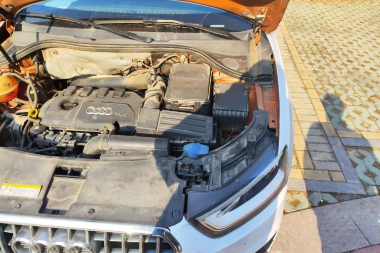 Used Audi Q3 2015 35 TFSI quattro Technology Edition Engine Bay Left