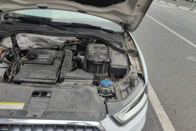 Used Audi Q3 2015 30 TFSI Comfort Model Engine Bay Left