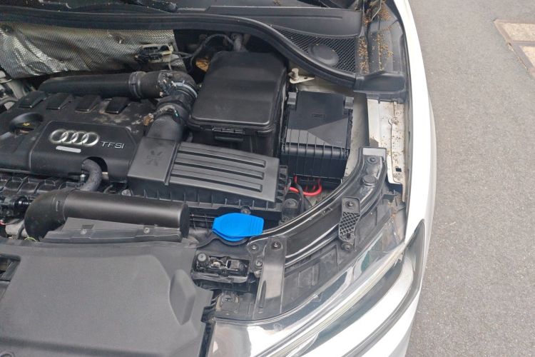 Used Audi Q3 2015 35 TFSI Comfort Model Engine Bay Left
