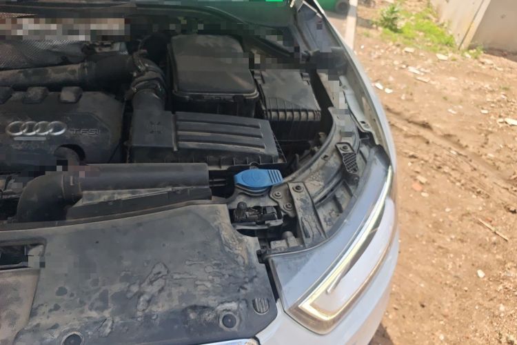 Used Audi Q3 2015 35 TFSI Comfort Model Engine Bay Left