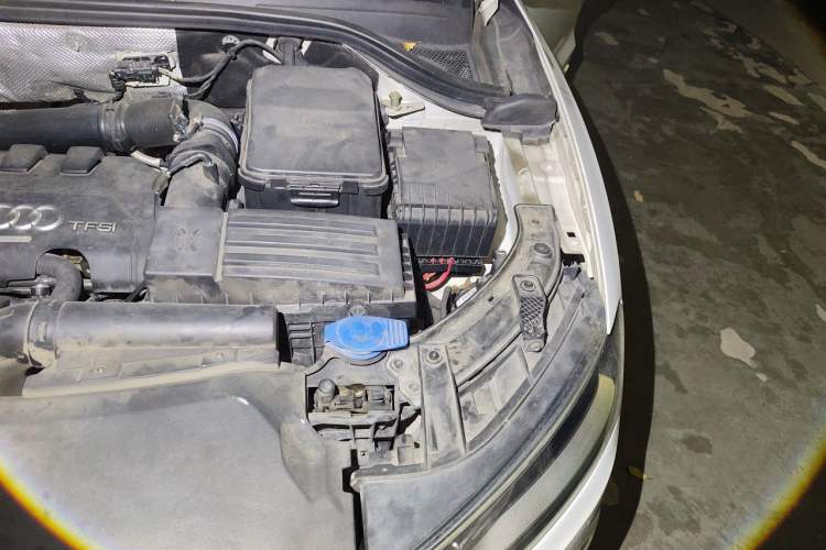 Used Audi Q3 2015 35 TFSI quattro Technology Edition Engine Bay Left