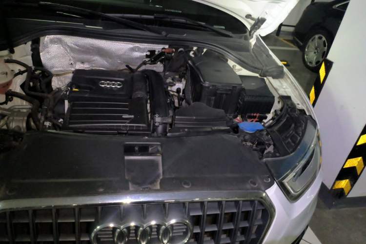 Used Audi Q3 2015 30 TFSI Comfort Model Engine Bay Left