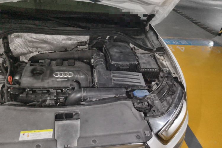 Used Audi Q3 2015 35 TFSI Comfort Model Engine Bay Left