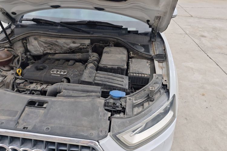 Used Audi Q3 2015 35 TFSI Comfort Model Engine Bay Left