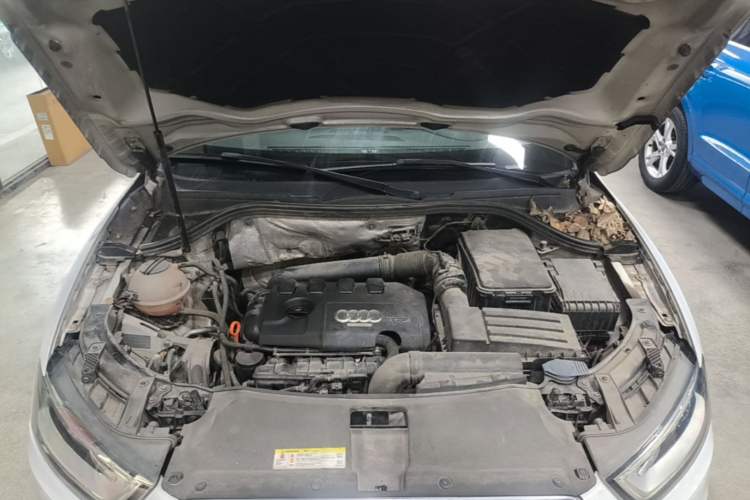 Used Audi Q3 2015 35 TFSI Comfort Model Engine Bay