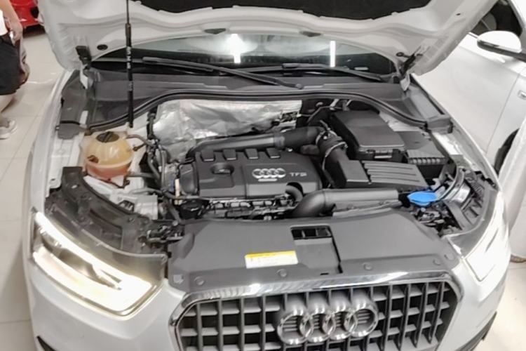 Used Audi Q3 2015 35 TFSI Comfort Model Engine Bay