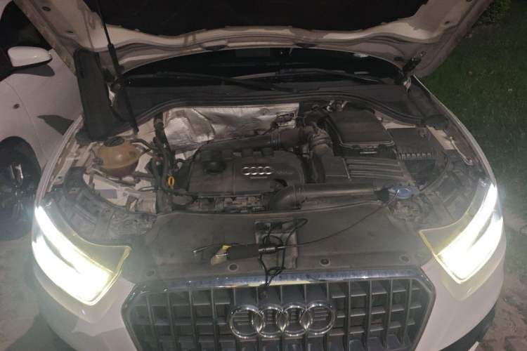 Used Audi Q3 2015 35 TFSI Ambition Edition Engine Bay
