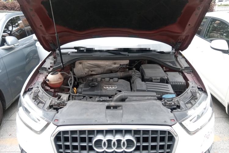 Used Audi Q3 2015 35 TFSI Comfort Model Engine Bay