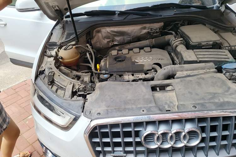 Used Audi Q3 2015 35 TFSI Ambition Edition Engine Bay Right