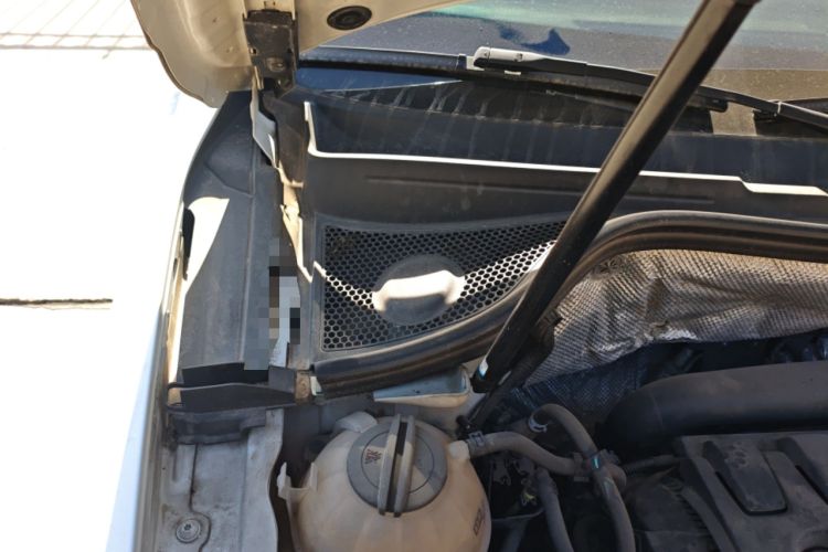 Used Audi Q3 2015 35 TFSI Comfort Model Engine Bay Right