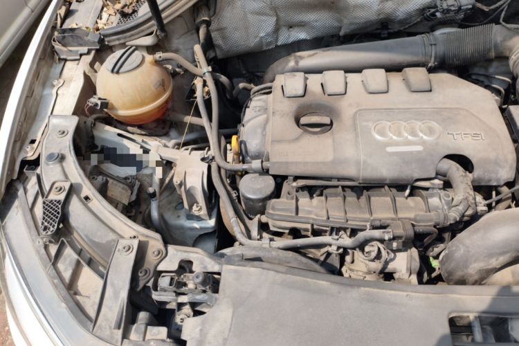 Used Audi Q3 2015 35 TFSI Comfort Model Engine Bay Right