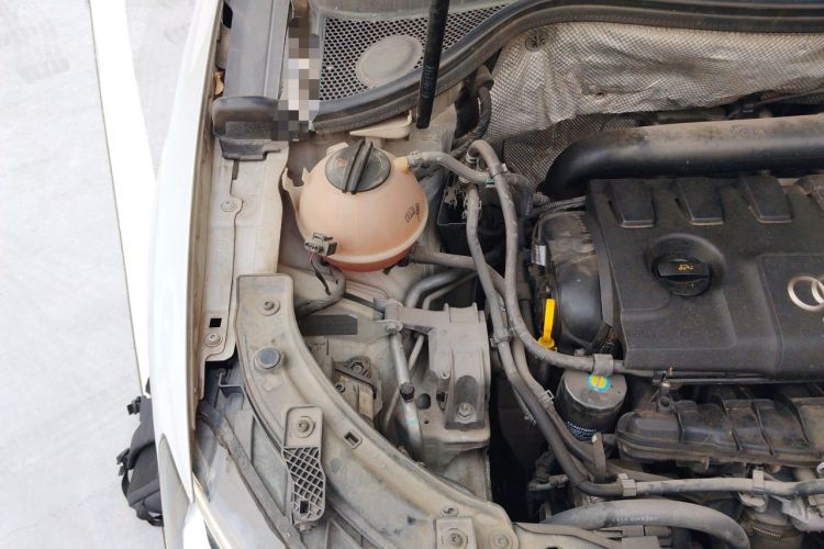 Used Audi Q3 2015 35 TFSI Comfort Model Engine Bay Right