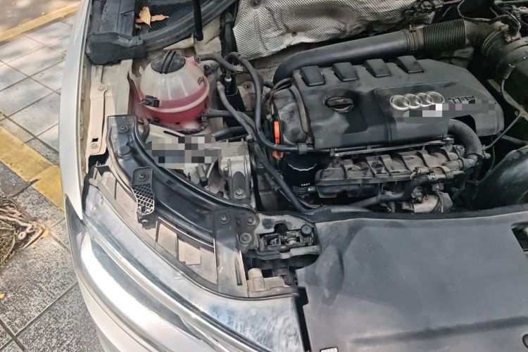 Used Audi Q3 2015 35 TFSI quattro Technology Edition Engine Bay Right