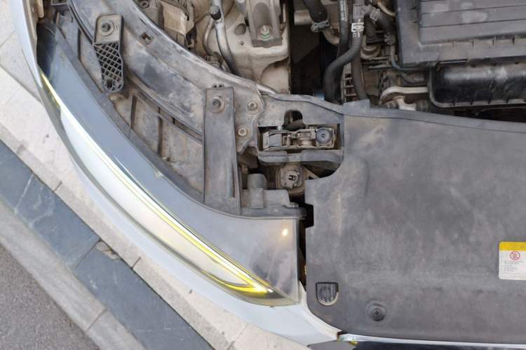 Used Audi Q3 2015 30 TFSI Comfort Model Engine Bay Right
