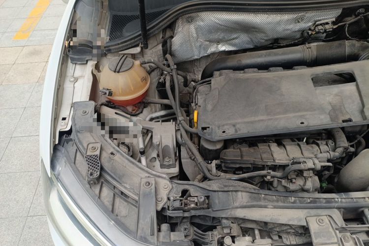 Used Audi Q3 2015 35 TFSI Comfort Model Engine Bay Right