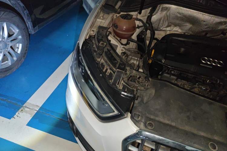 Used Audi Q3 2015 35 TFSI quattro Technology Edition Engine Bay Right