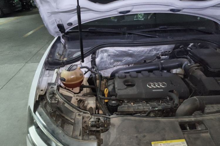 Used Audi Q3 2015 35 TFSI quattro Technology Edition Engine Bay Right