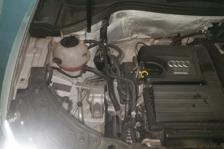 Used Audi Q3 2015 30 TFSI Comfort Model Engine Bay Right