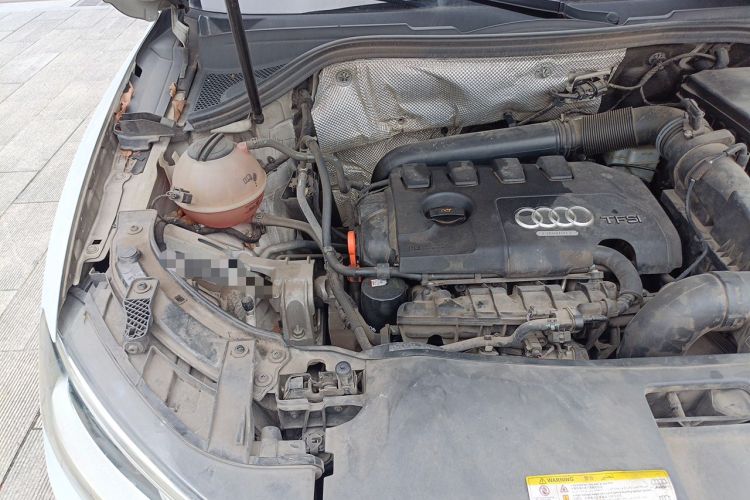 Used Audi Q3 2015 35 TFSI Comfort Model Engine Bay Right