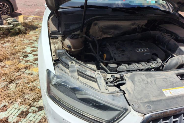 Used Audi Q3 2015 35 TFSI Ambition Edition Engine Bay Right