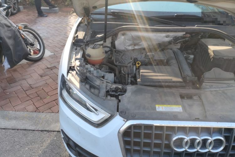 Used Audi Q3 2015 30 TFSI Comfort Model Engine Bay Right