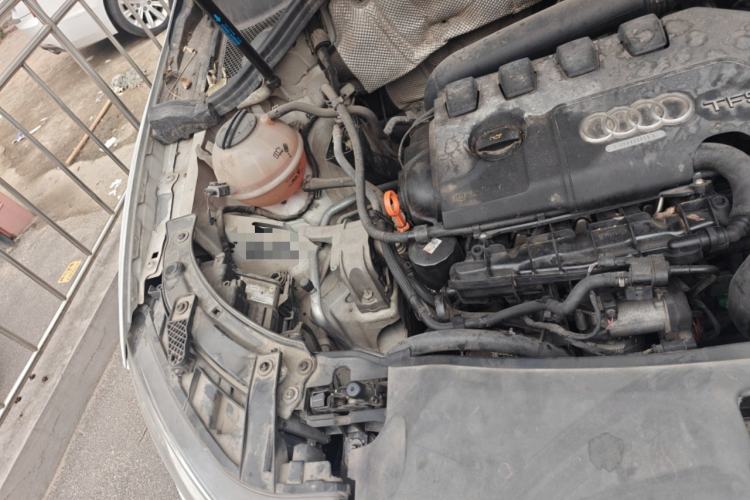Used Audi Q3 2015 35 TFSI quattro Technology Edition Engine Bay Right