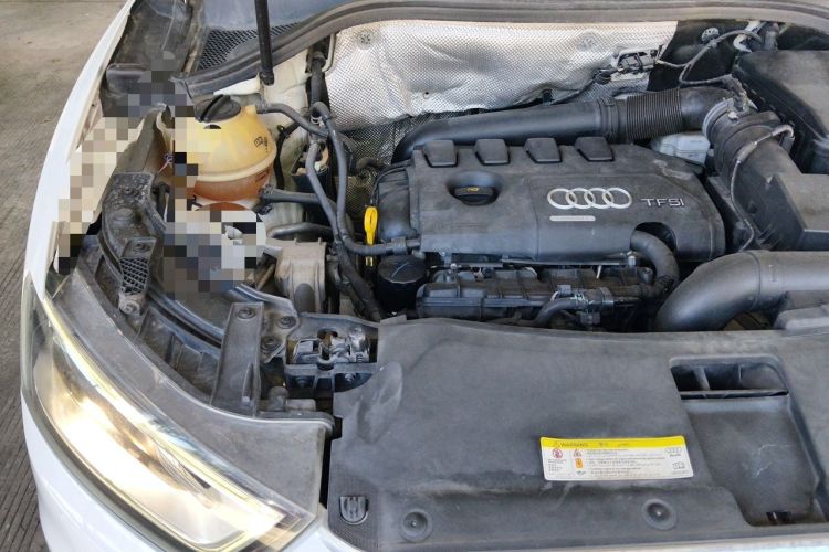 Used Audi Q3 2015 35 TFSI Comfort Model Engine Bay Right