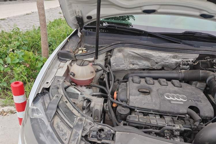 Used Audi Q3 2015 35 TFSI Ambition Edition Engine Bay Right