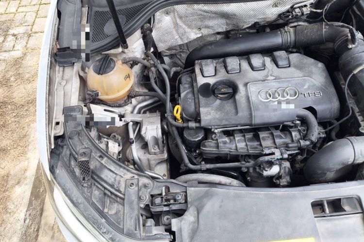 Used Audi Q3 2015 35 TFSI Comfort Model Engine Bay Right