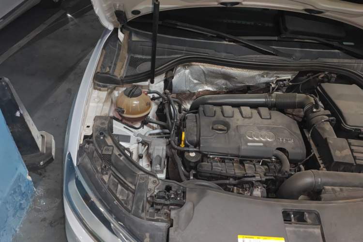 Used Audi Q3 2015 35 TFSI Millionth Anniversary Comfort Model Engine Bay Right