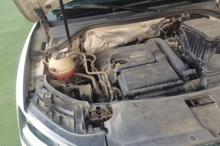 Used Audi Q3 2015 30 TFSI Comfort Model Engine Bay Right