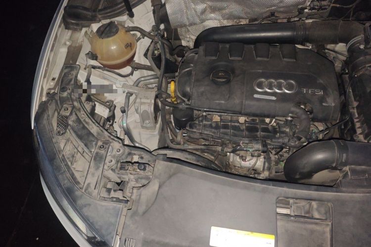 Used Audi Q3 2015 35 TFSI Comfort Model Engine Bay Right