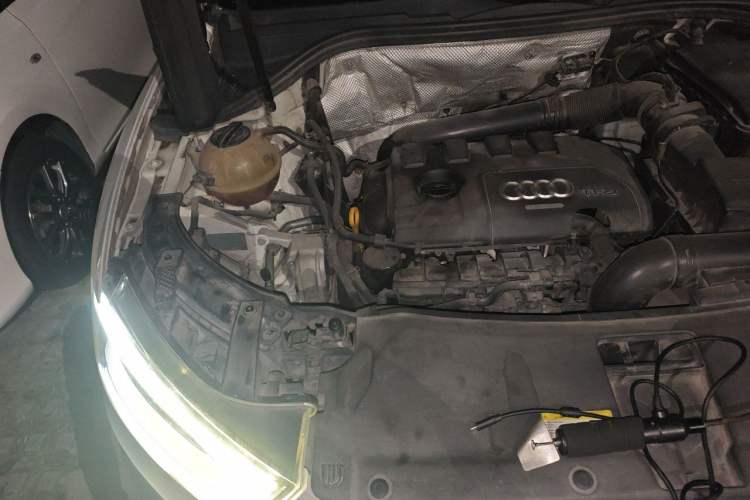 Used Audi Q3 2015 35 TFSI Ambition Edition Engine Bay Right