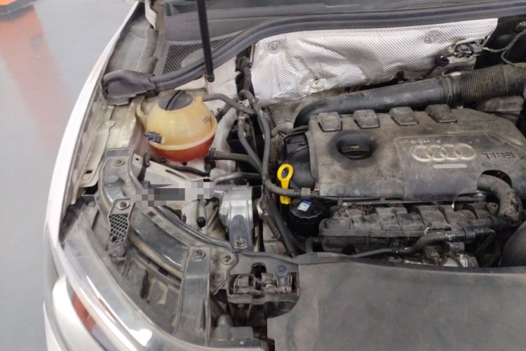 Used Audi Q3 2015 35 TFSI quattro Technology Edition Engine Bay Right