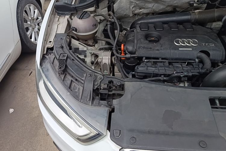 Used Audi Q3 2015 35 TFSI quattro Technology Edition Engine Bay Right