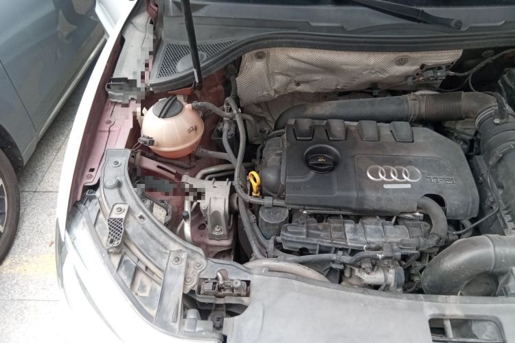 Used Audi Q3 2015 35 TFSI Comfort Model Engine Bay Right