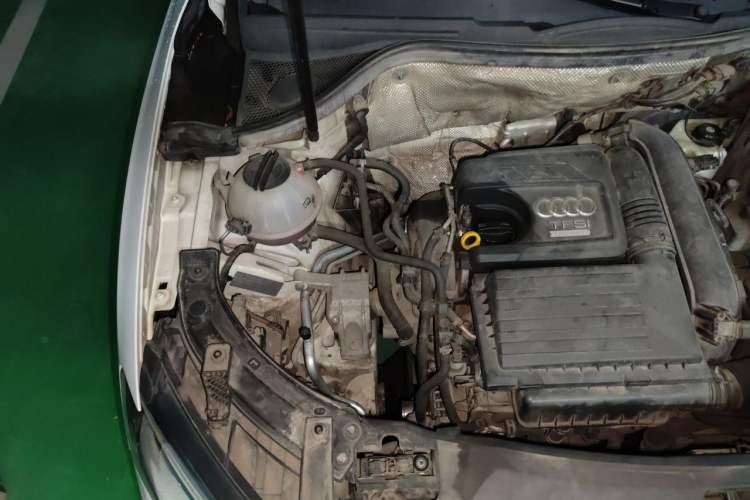 Used Audi Q3 2015 30 TFSI Comfort Model Engine Bay Right