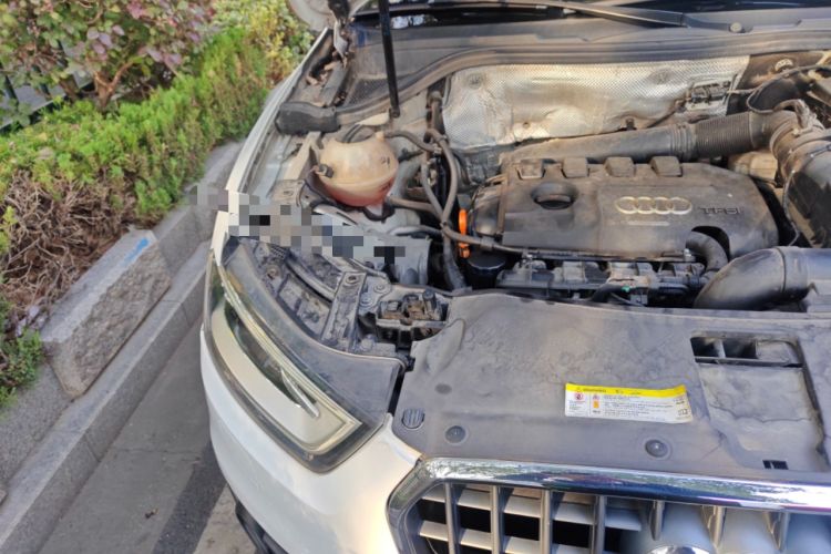 Used Audi Q3 2015 35 TFSI quattro Technology Edition Engine Bay Right