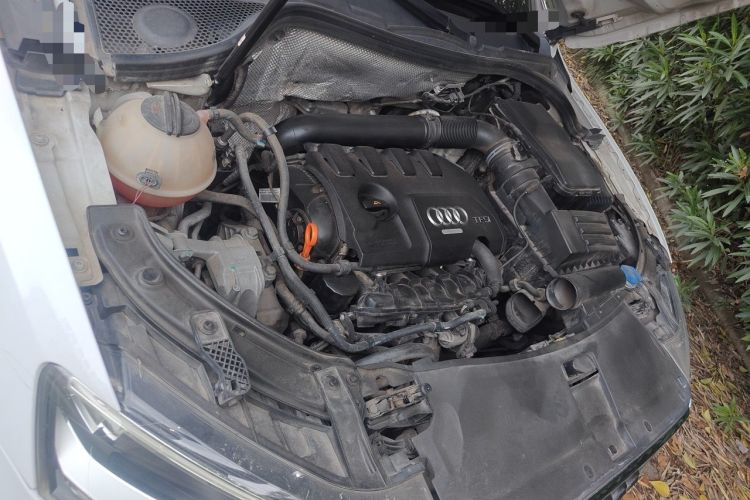 Used Audi Q3 2015 35 TFSI Comfort Model Engine Bay Right