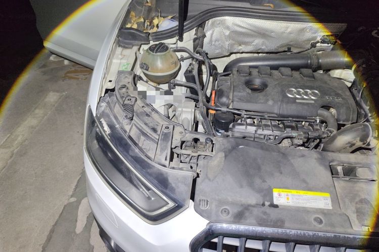Used Audi Q3 2015 35 TFSI quattro Technology Edition Engine Bay Right