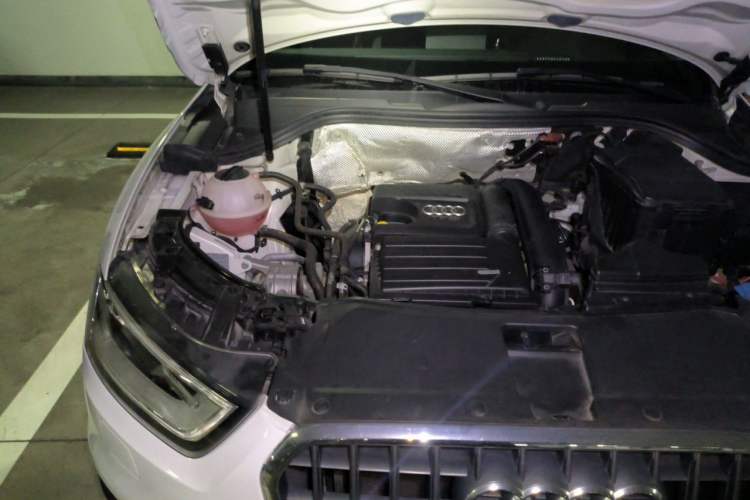 Used Audi Q3 2015 30 TFSI Comfort Model Engine Bay Right